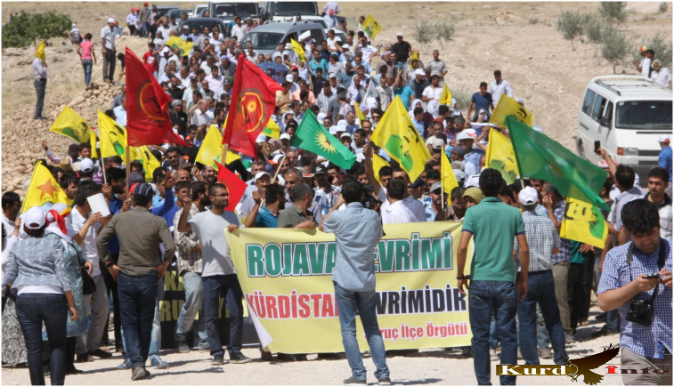 Курды закрыли границу с Турцией