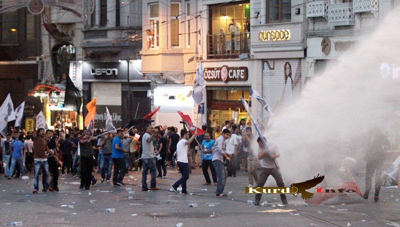 В Стамбуле сочувствующих курдам разогнали слезоточивым газом