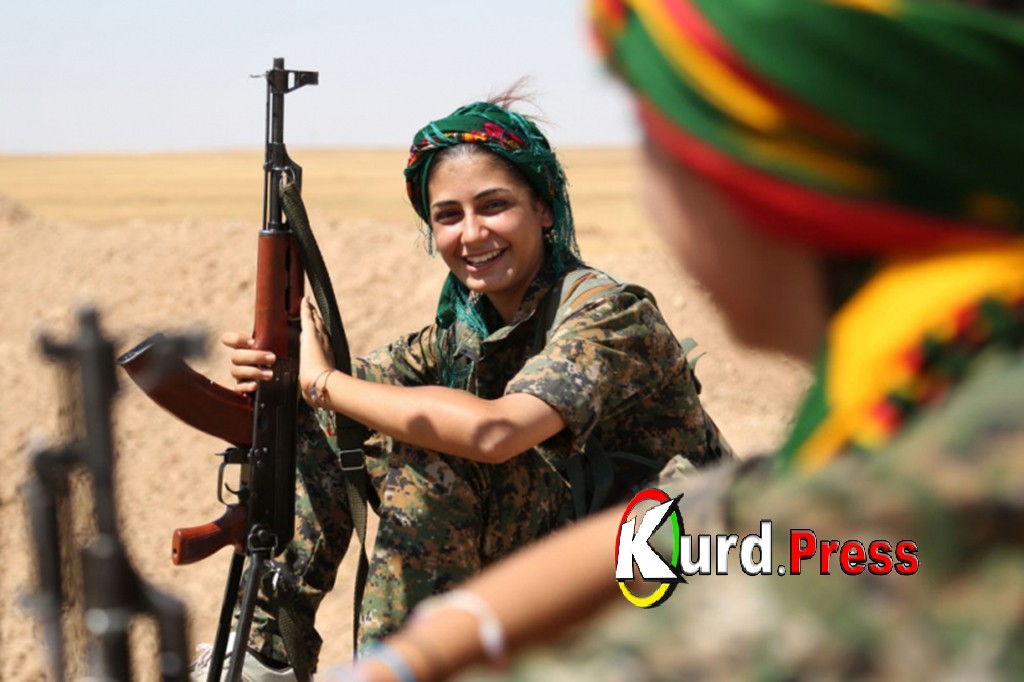 Отчаянные курдские девушки не боятся игиловцев