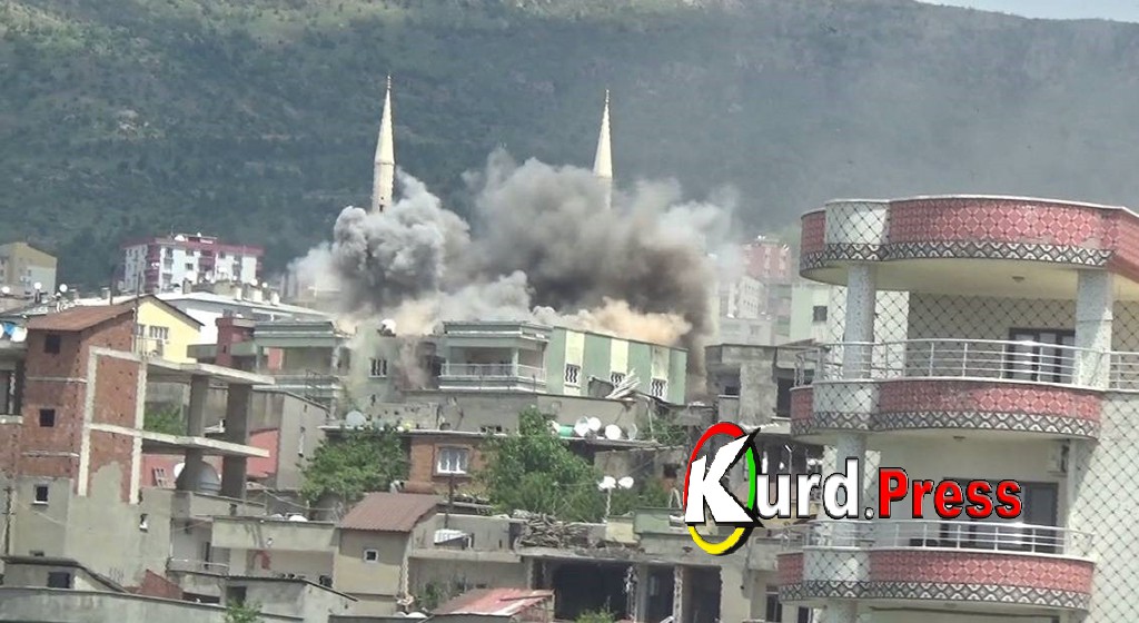 Правительственные силы разбомбили мечеть в городе Ширнак