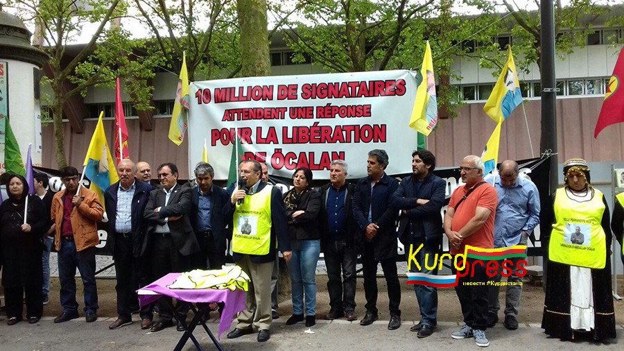 400 курдских организаций требуют освобождения Оджалана