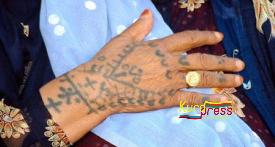 Дек: вымирающий вид курдской татуировки