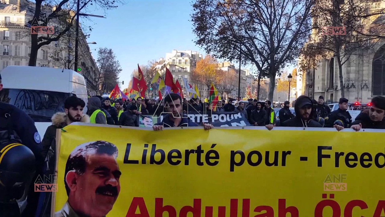 В Париже прошла демонстрация в поддержку Оджалана