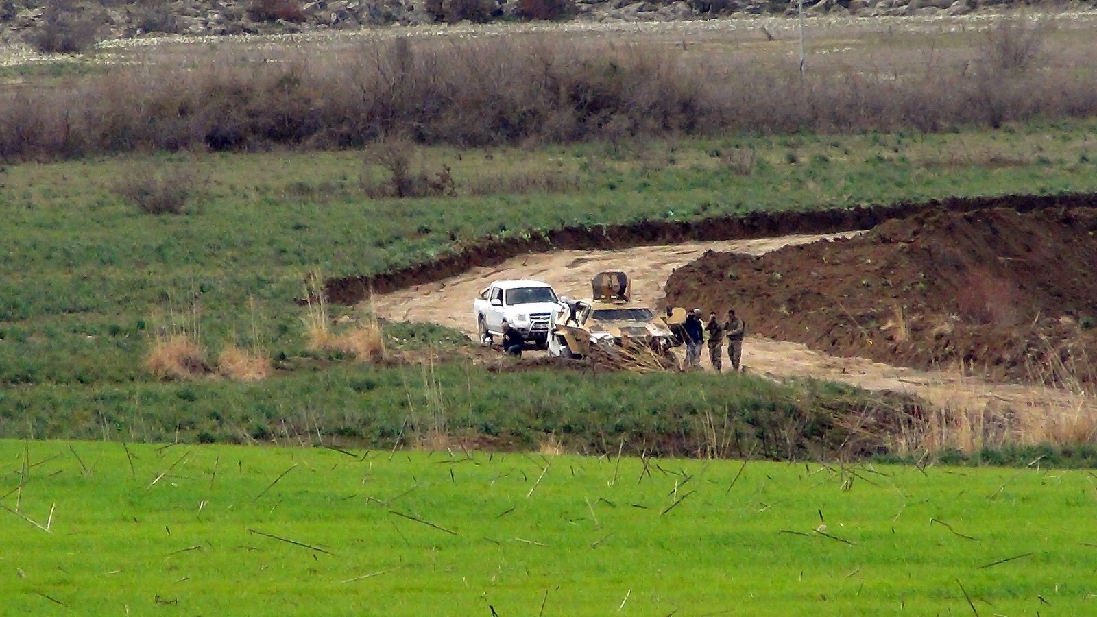 Турецкие военные мешают собирать урожай в Рожаве