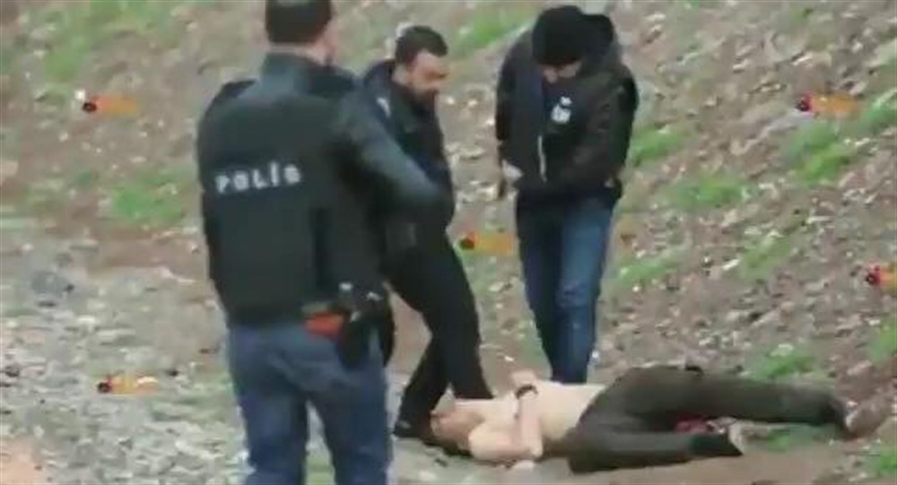 Турецкие полицейские ранили человека в Диярбакыре