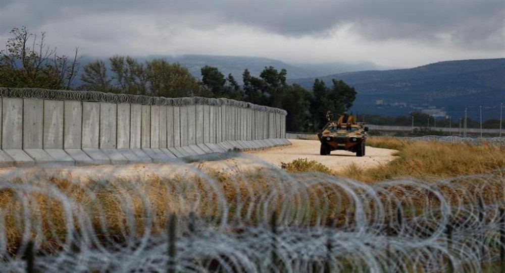 Турция строит еще одну бетонную стену на границе с Раджо