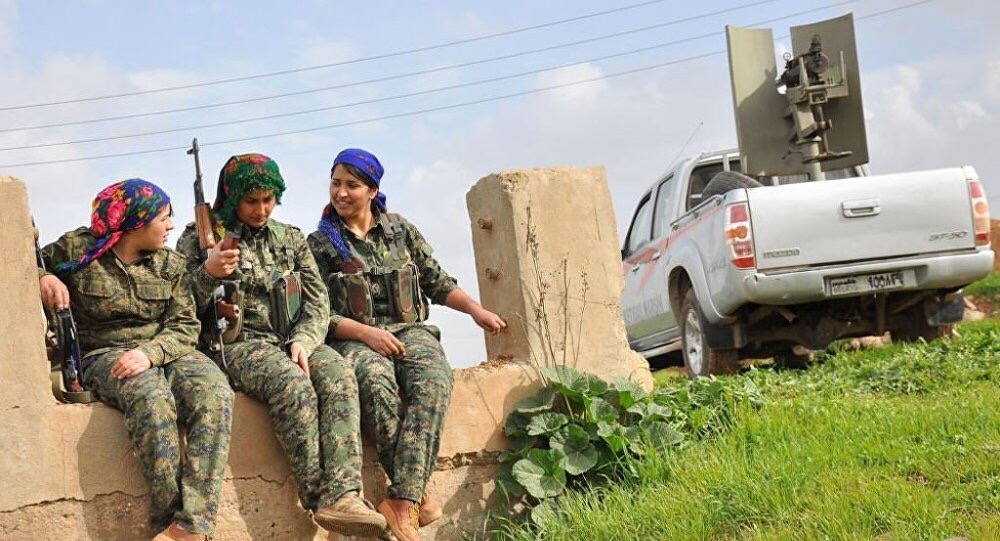 Курдские женщины участвуют в «Буре Джазиры»