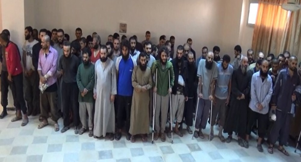 275 боевиков ИГИЛ со своими семьями сдались СДС