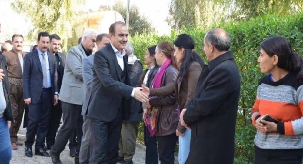 Депутаты иракского парламента посетили Лагерь беженцев в Махмуре