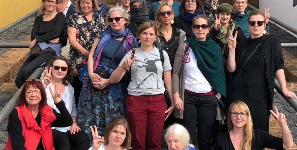 Женщины всего мира выражают солидарность с Лейлой Гювен
