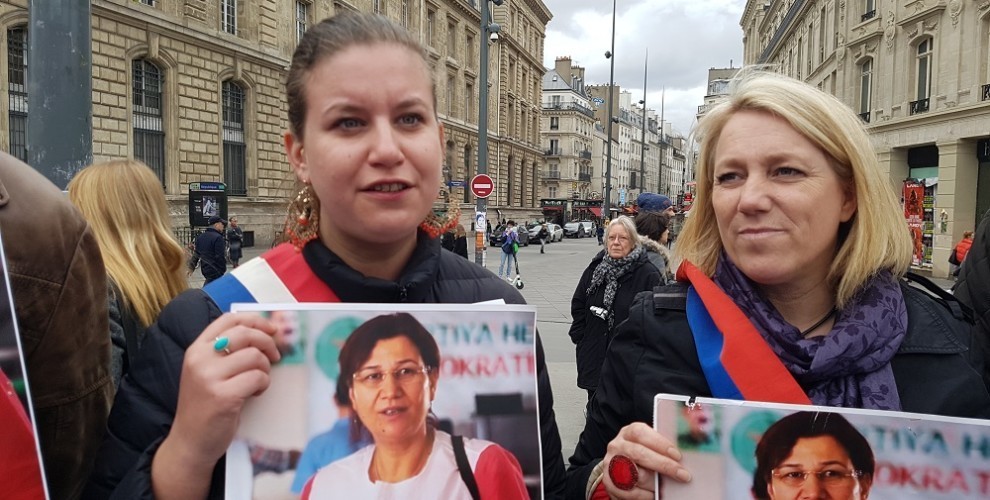 Французские политики солидарны с Лейлой Гювен