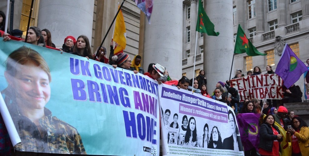 Митинг 8 марта в Лондоне: «Свобода, жизнь, женщина»