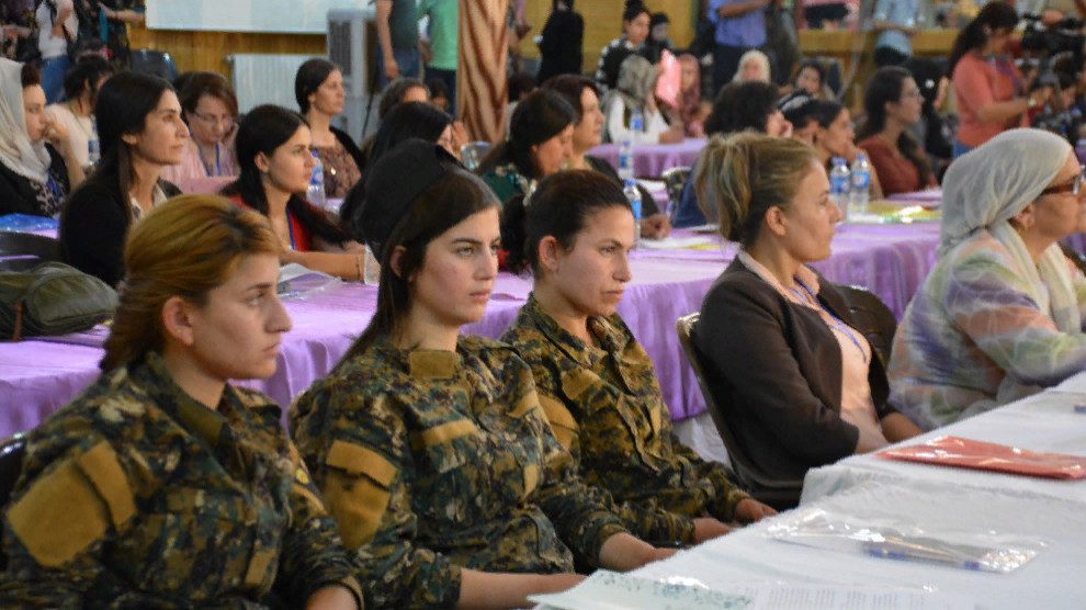 Ассамблея женщин северной и восточной Сирии провела учредительный конгресс