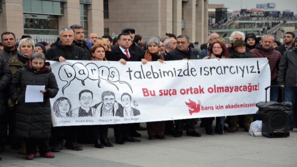 Конституционный суд Турции снял обвинение с 9 ученых