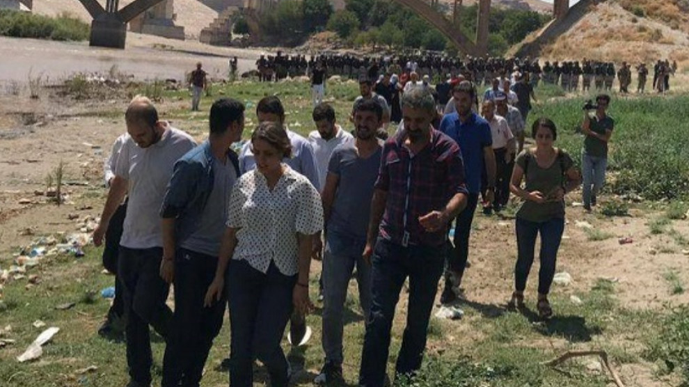 Демонстранты в Хасанкейфе избиты и задержаны полицией