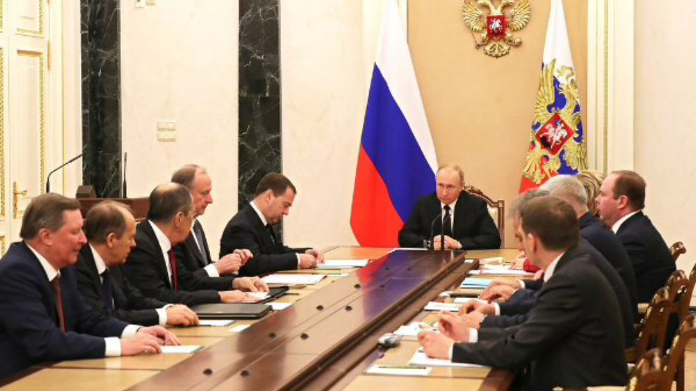 Путин обсудил с членами Совбеза России ситуацию на северо-востоке Сирии