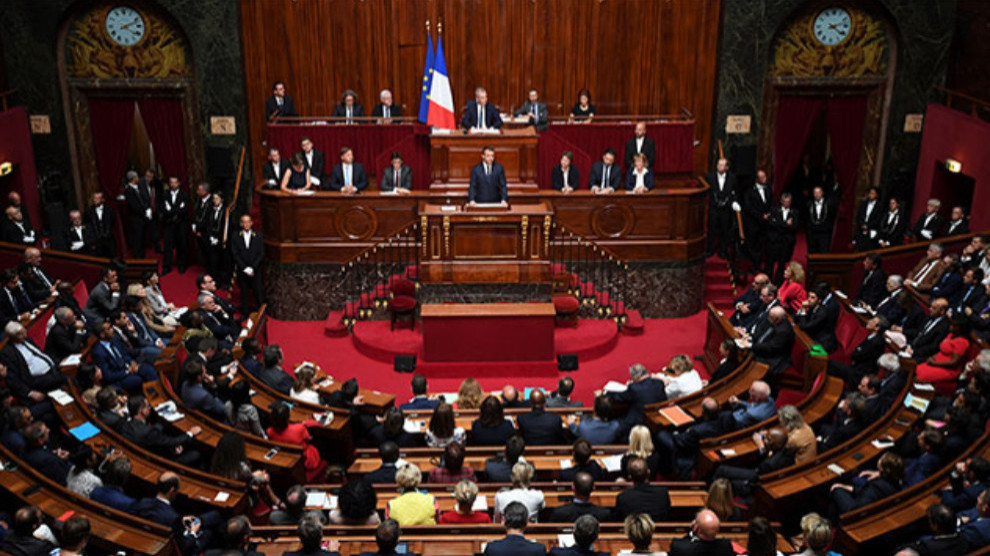 Французский парламент и Сенат призывают к срочным действиям по Сирии