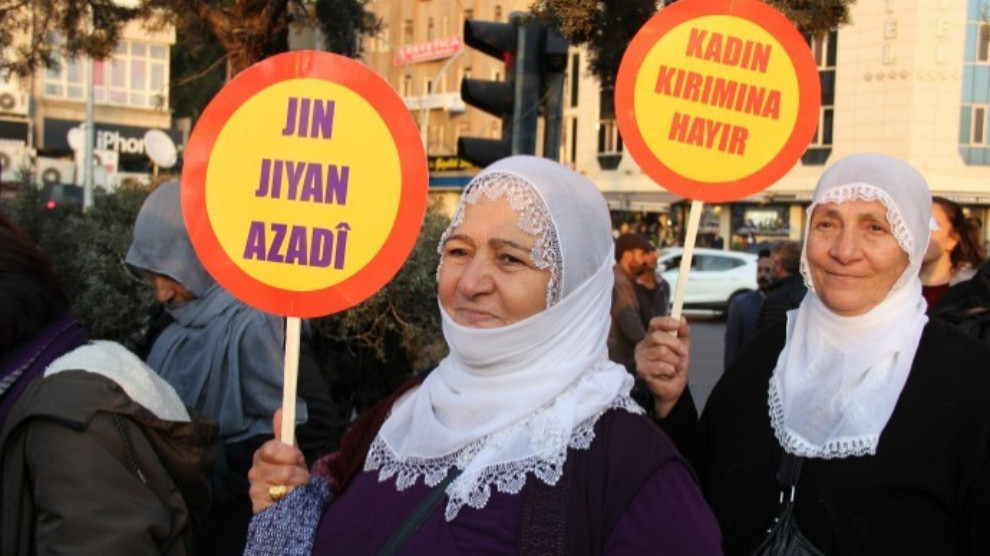 Женщины провели марш в Амеде и Дерсиме
