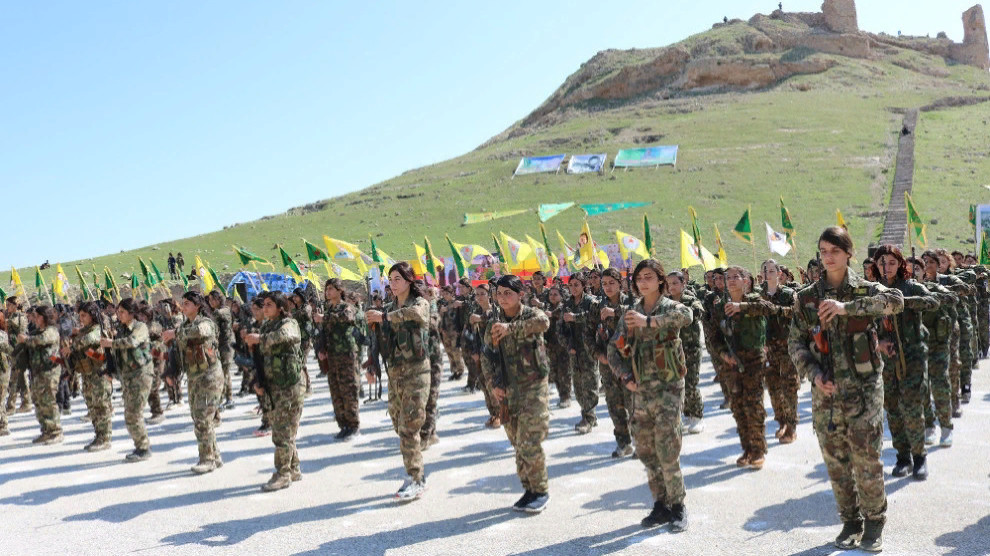 Бойцы ЖОС отпраздновали 8 марта у подножия горы Кезван
