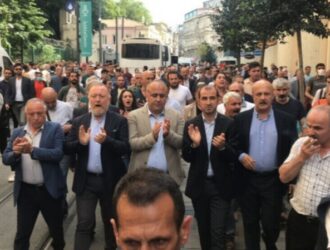 Полиция напала на антивоенную демонстрацию в Стамбуле