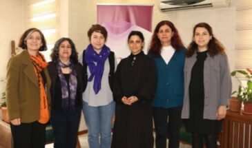 Тунисская певица Эмель Матлути посетила курдских женщин в Амеде