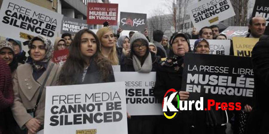 В Турции выдали ордер на арест 42 журналистов