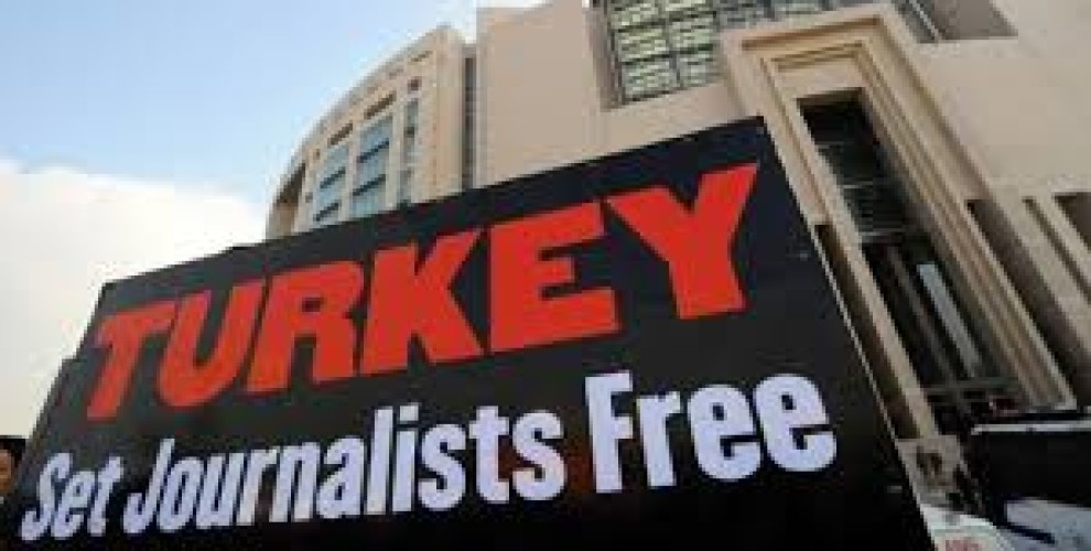 163 журналиста находятся в тюрьмах в феврале