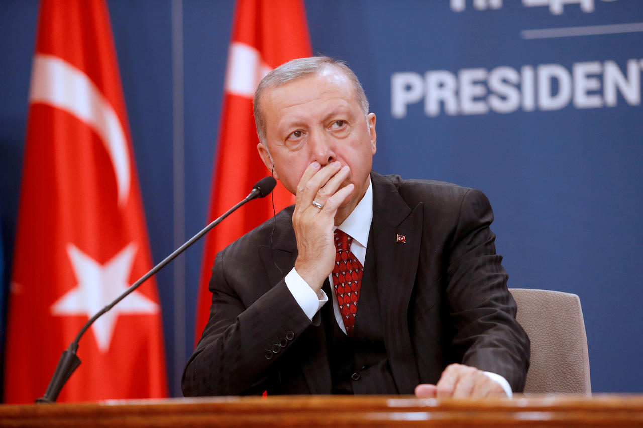 Эрдоган роет себе могилу: рейтинг президента Турции стремительно падает 
