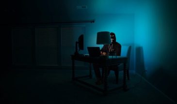 Реклама, направленная на женщин в интернете, пропагандирующая «сексуальную эксплуатацию»