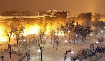 Сильный снег и гололёд остановили авиасообщение в Амеде