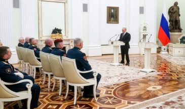 Владимир Путин поздравил россиян с Днём защитника Отечества и вручил государственные награды