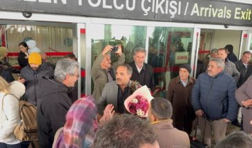 Сархата Озтюрка после 32 лет тюрьмы торжественно встретили жители города Агры