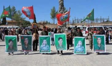В Кобани жители проводили в последний путь трёх погибших героев на кладбище Диджле